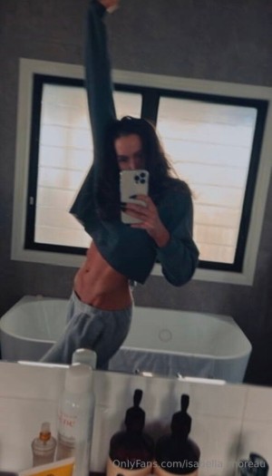Isabella Moreau Photo #14