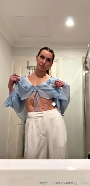 Isabella Moreau Photo #15