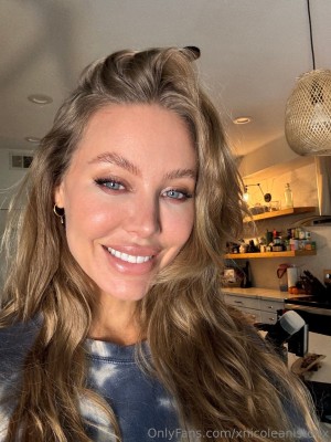 Nicole Aniston Photo #107