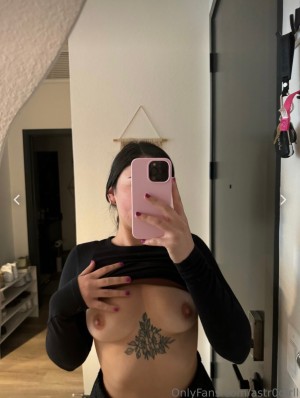 Astr0girll Photo #24