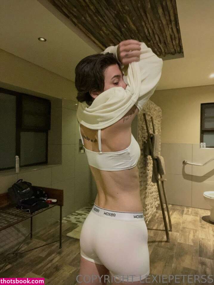 Lexiepeterss Photo #30
