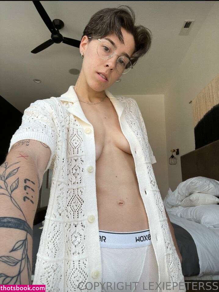 Lexiepeterss Photo #34