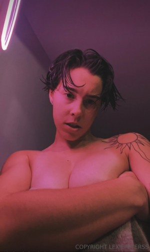 Lexiepeterss Photo #38