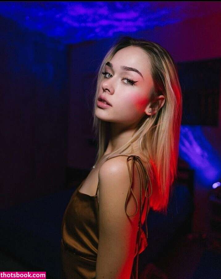 Kenna Bates Photo #181