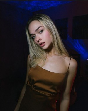 Kenna Bates Photo #152