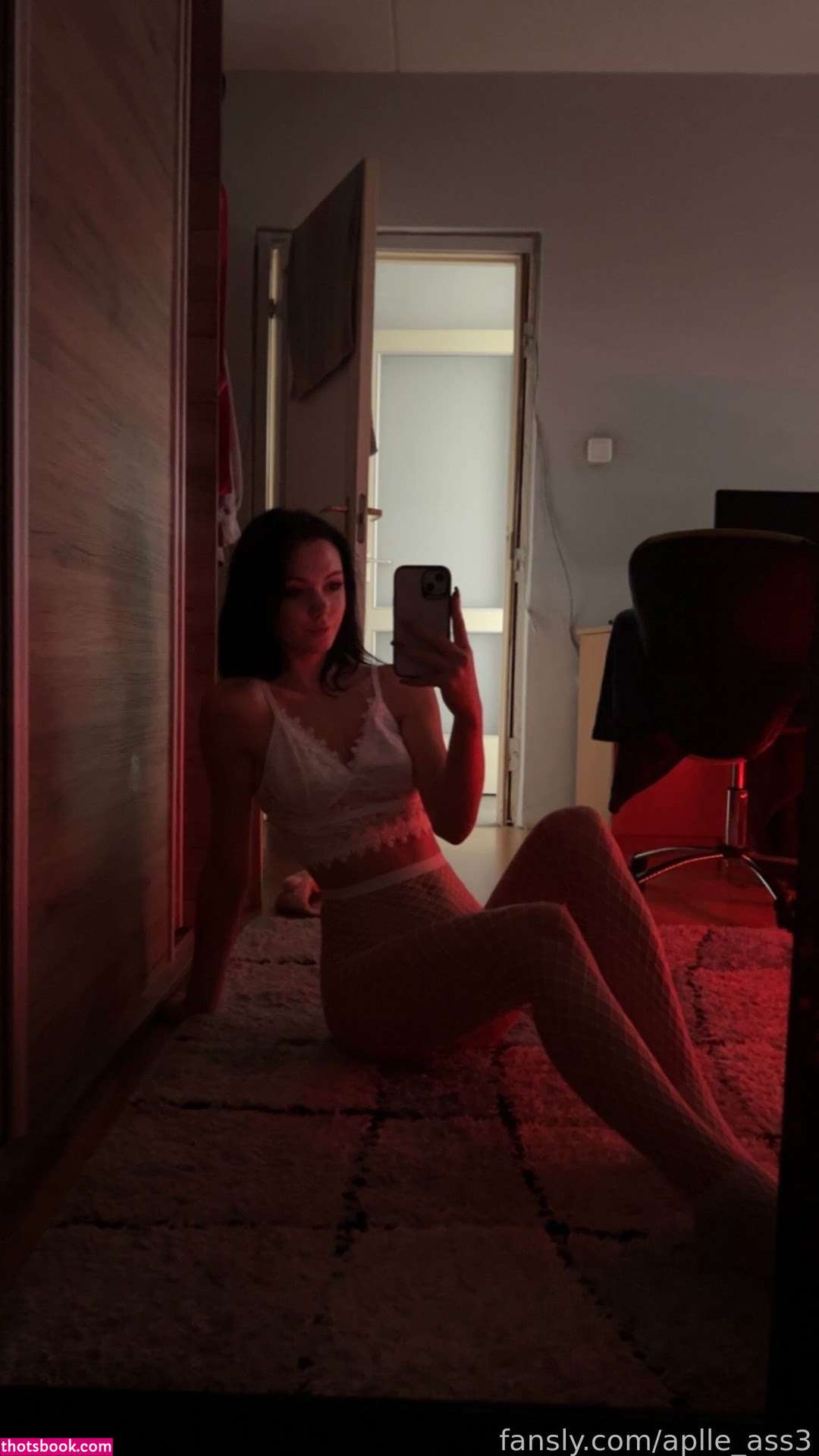 Herminoyou Photo #26