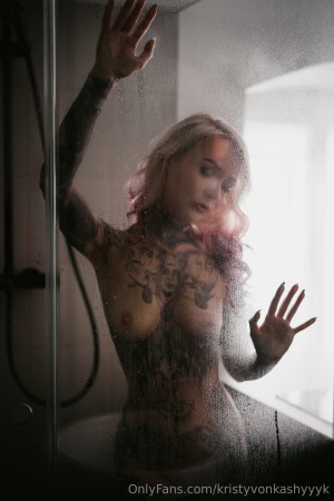 Kristy Von Kashyyyk Photo #5