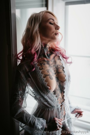 Kristy Von Kashyyyk Photo #25