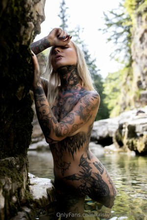 Kristy Von Kashyyyk Photo #30