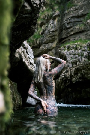 Kristy Von Kashyyyk Photo #73