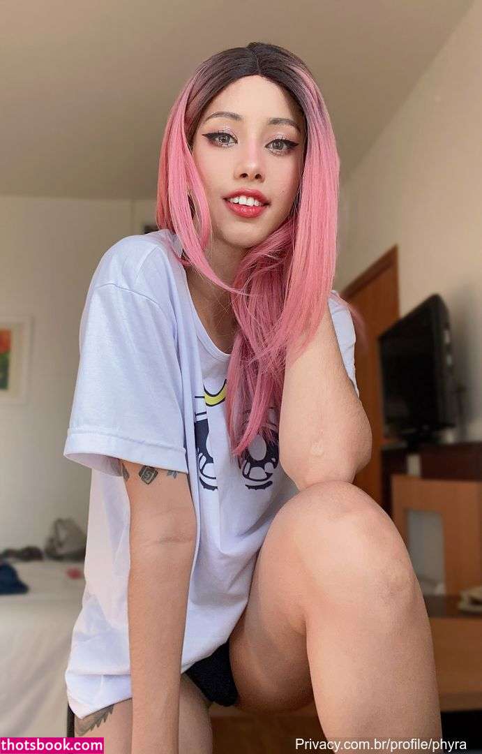 Magic Phyra Photo #12