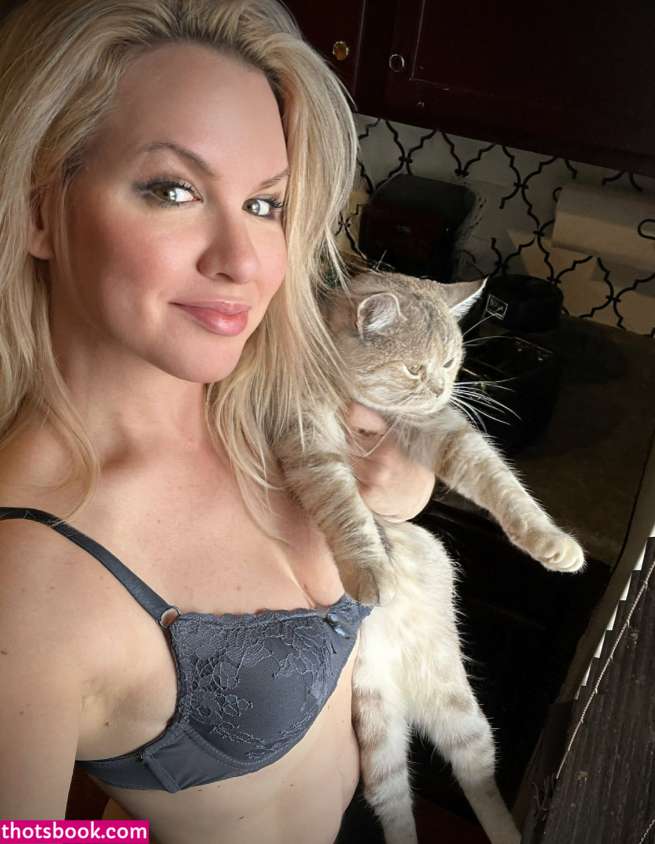 Marlyn Merlot Photo #36