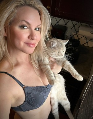 Marlyn Merlot Photo #36