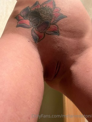 Melanie De Toni Photo #16