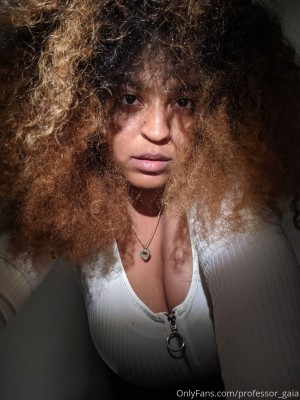 Professor Gaia Photo #24