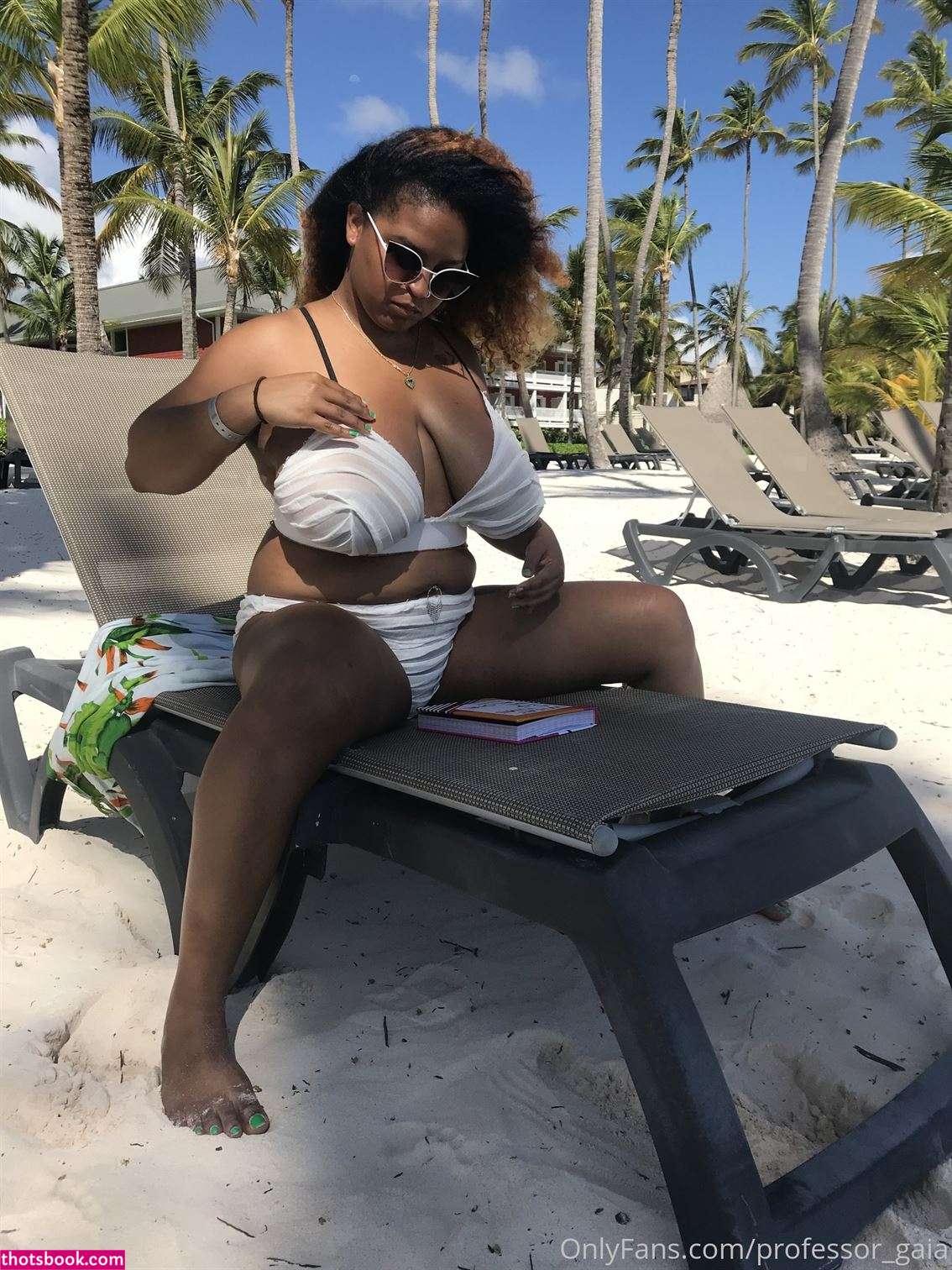 Professor Gaia Photo #47