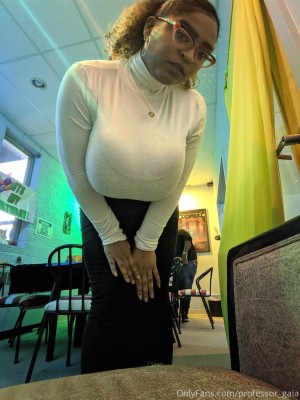 Professor Gaia Photo #115