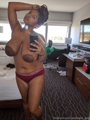 Professor Gaia Photo #130