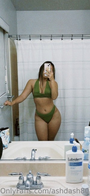 Lori Tungpalan Photo #15