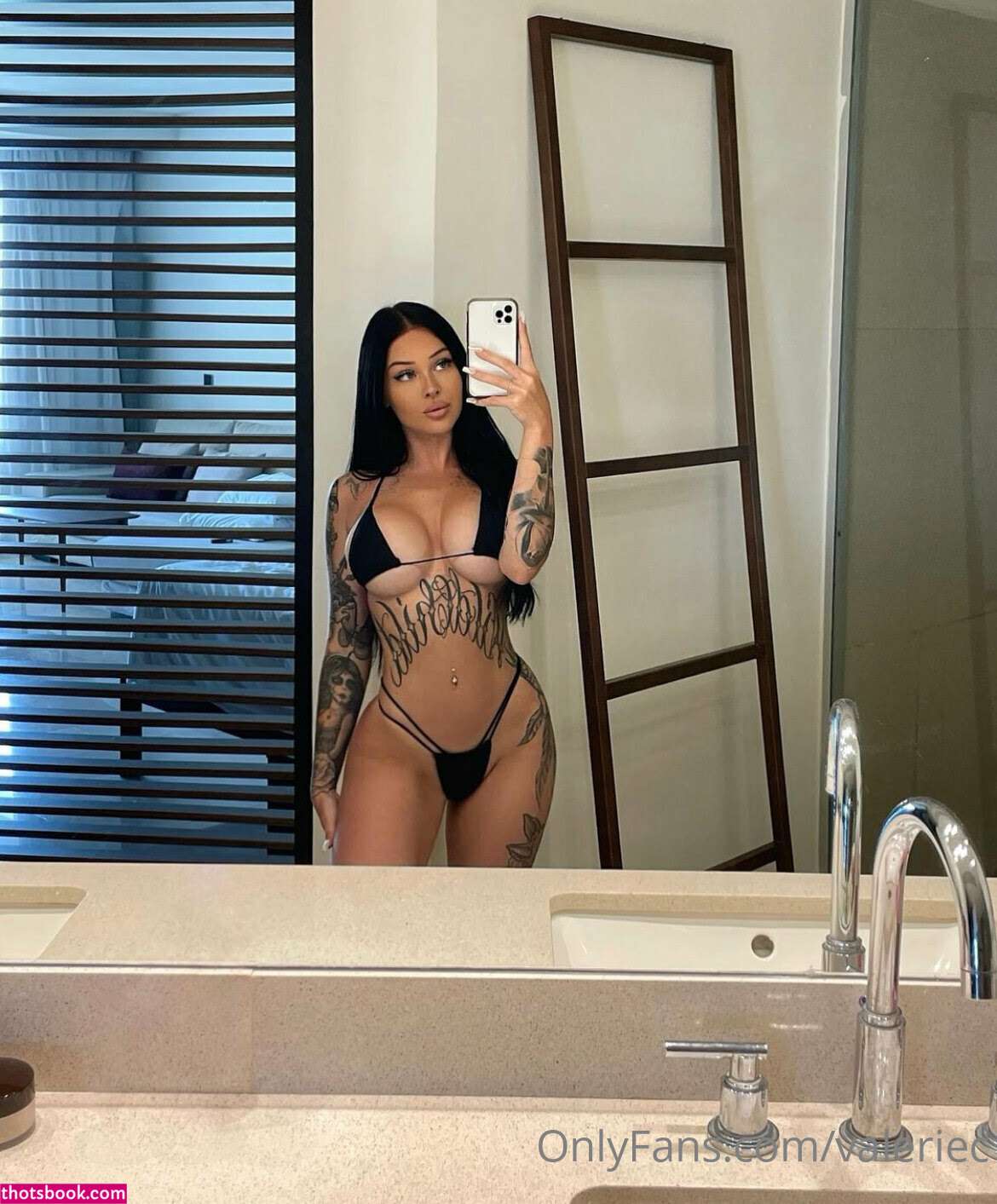 Valerie Cossette Photo #105