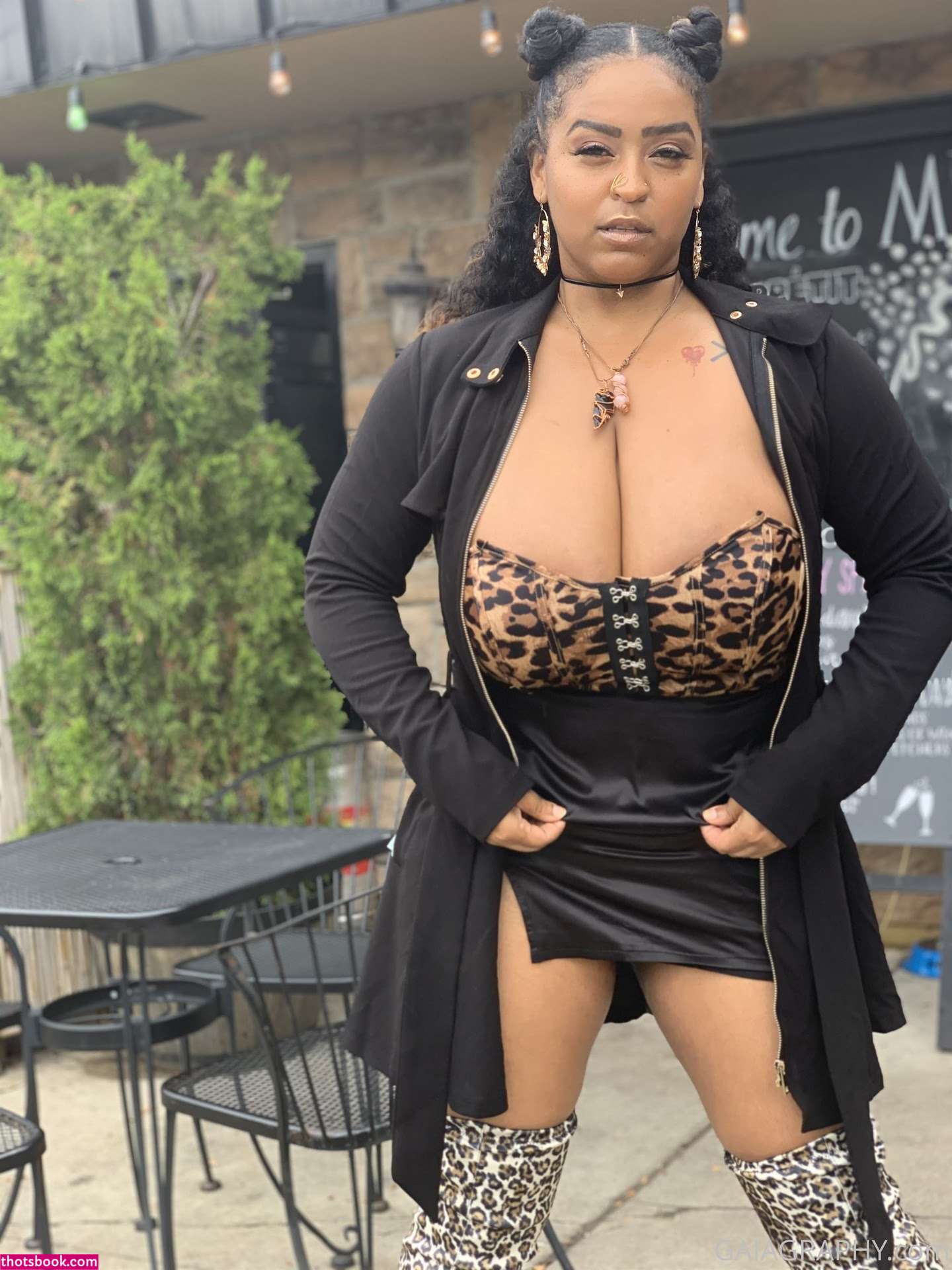 Professor Gaia Photo #143