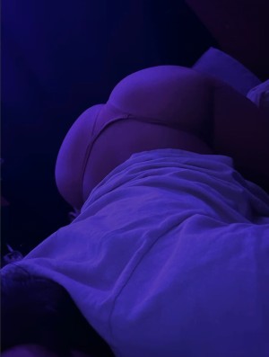 Brooke Barron Photo #12