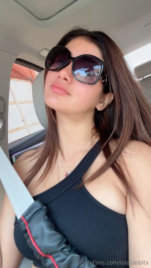 lolarabbitx Photo #2