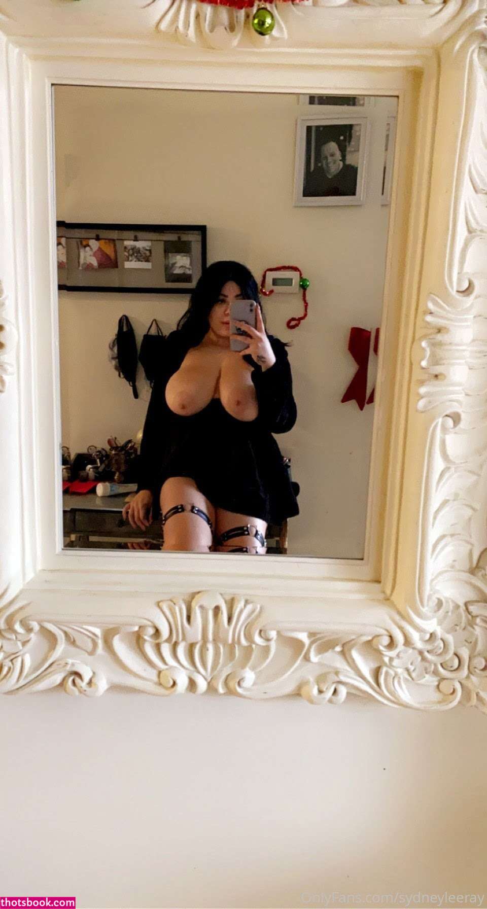 sydneyleeray Photo #10