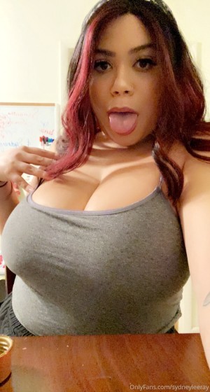 sydneyleeray Photo #21