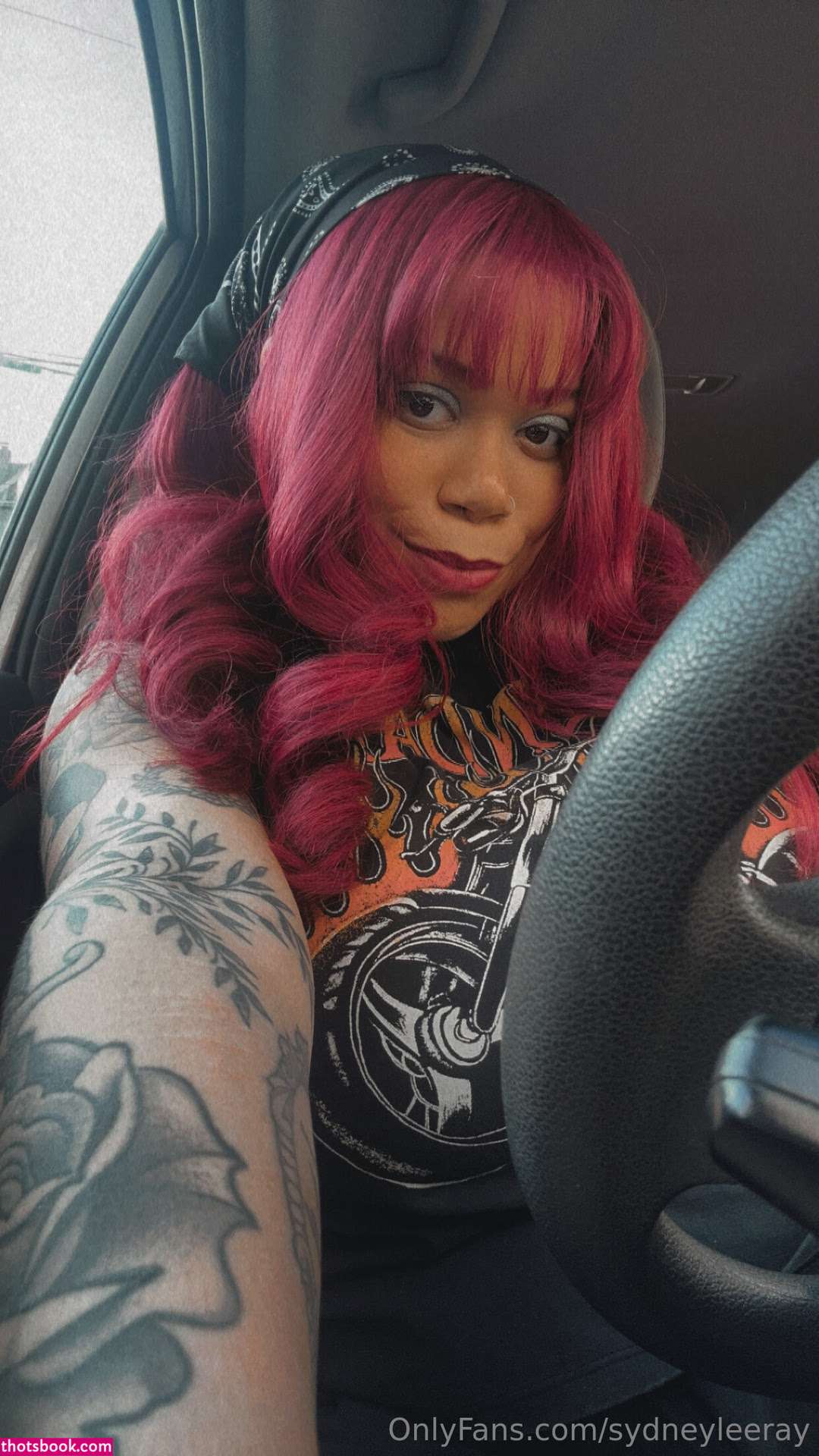 sydneyleeray Photo #32