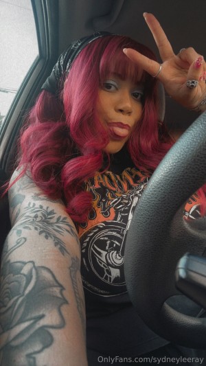 sydneyleeray Photo #31