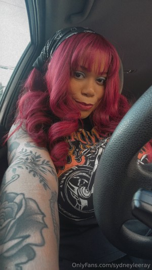 sydneyleeray Photo #32