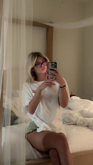 Hailey Sigmond Photo #47