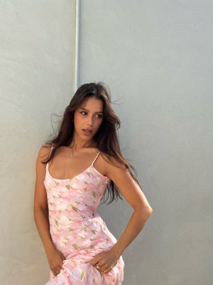 Izzybizzyspider Photo #22