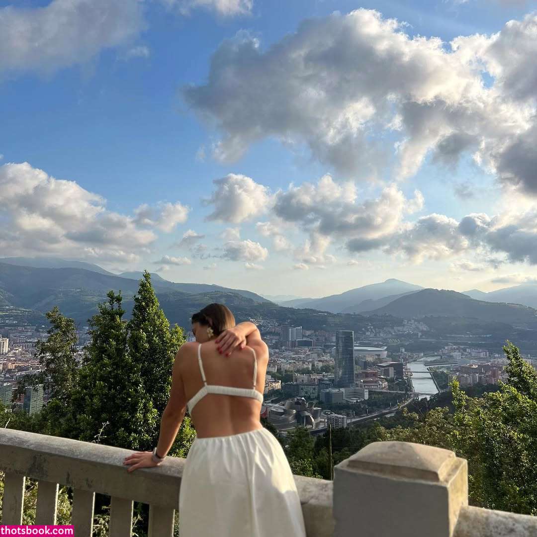 Julia Psuik Photo #32