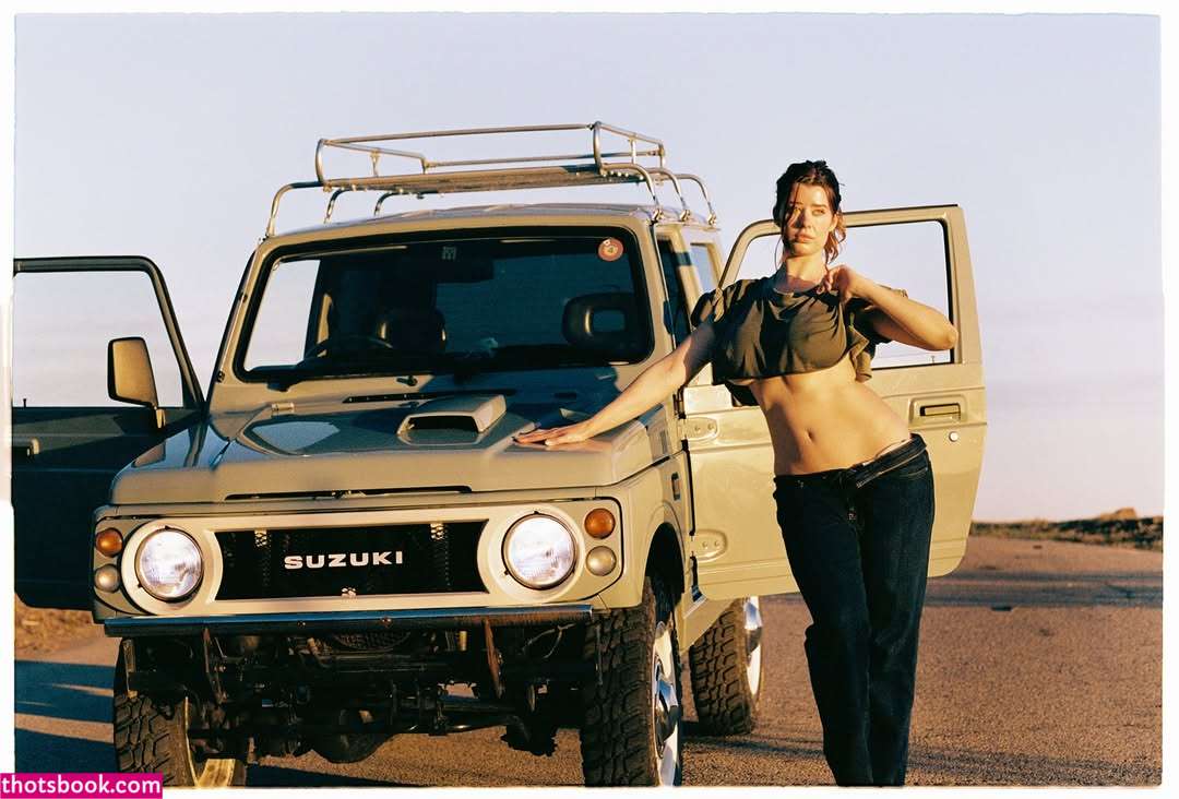 Sarah Mcdaniel Photo #80