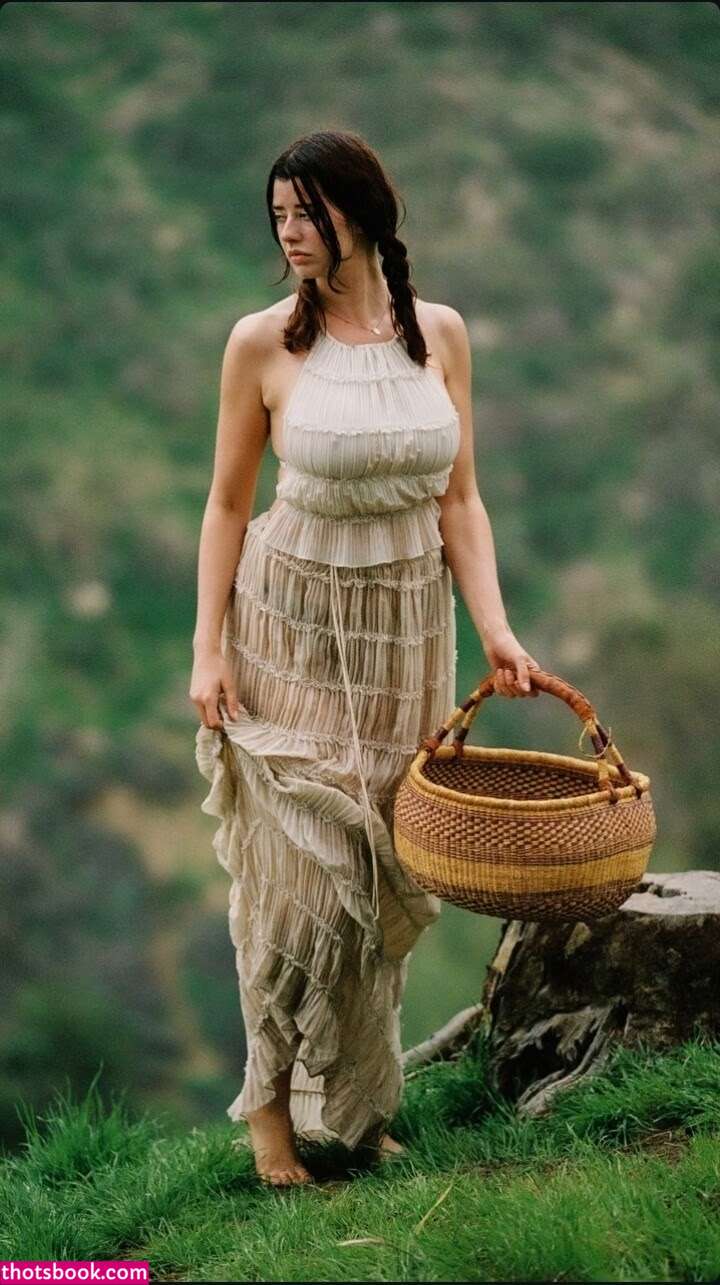 Sarah Mcdaniel Photo #84