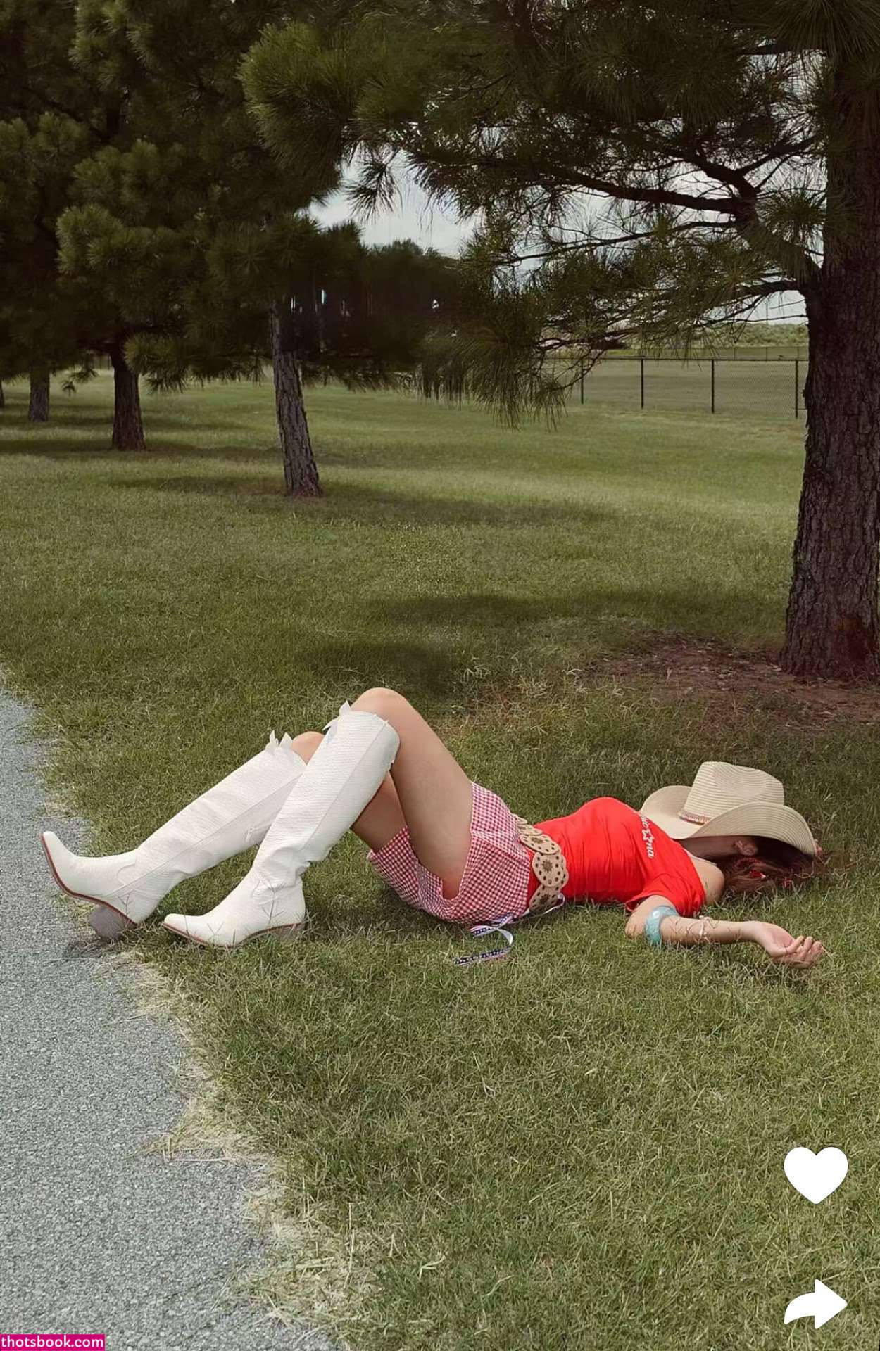 Eeveenara Photo #104