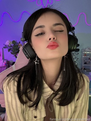 Loonassoftfeet Photo #353