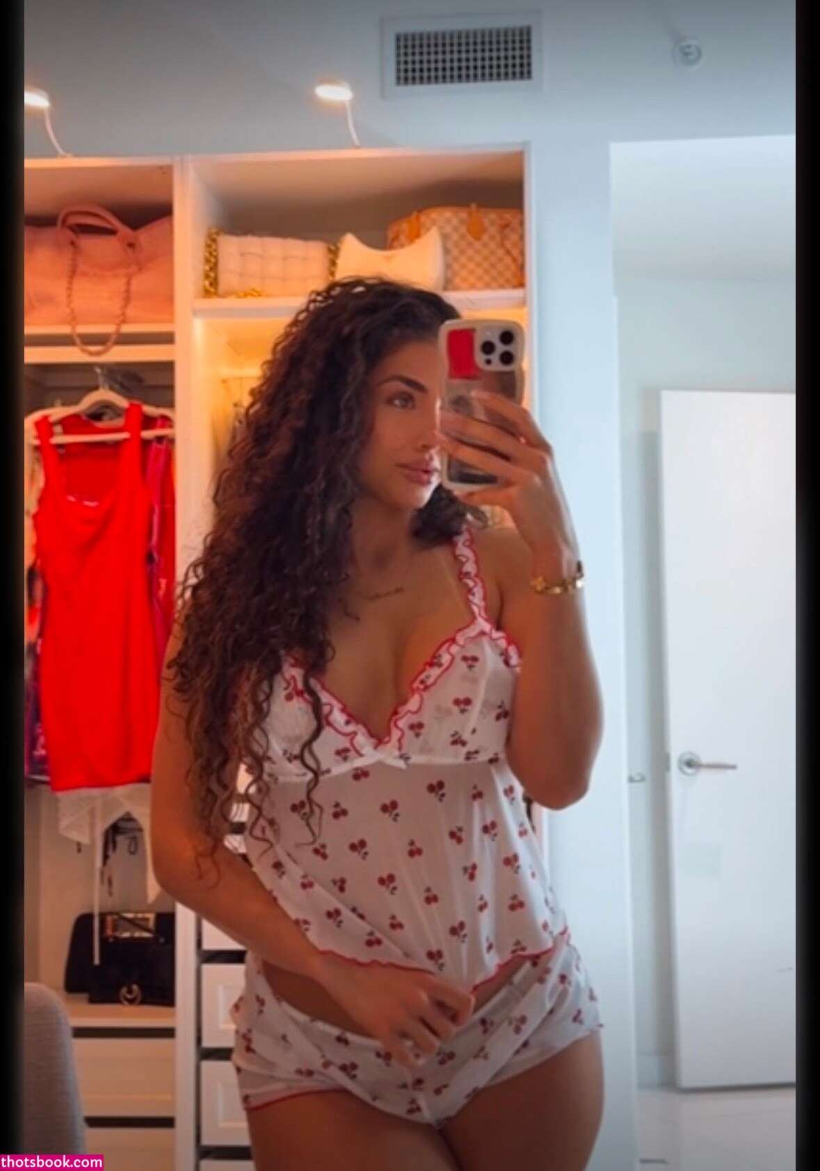 Thalia Matos Photo #158