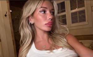 Breckie Hill Photo #686