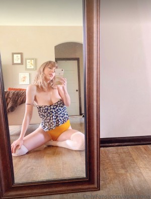 April Gloria Photo #382