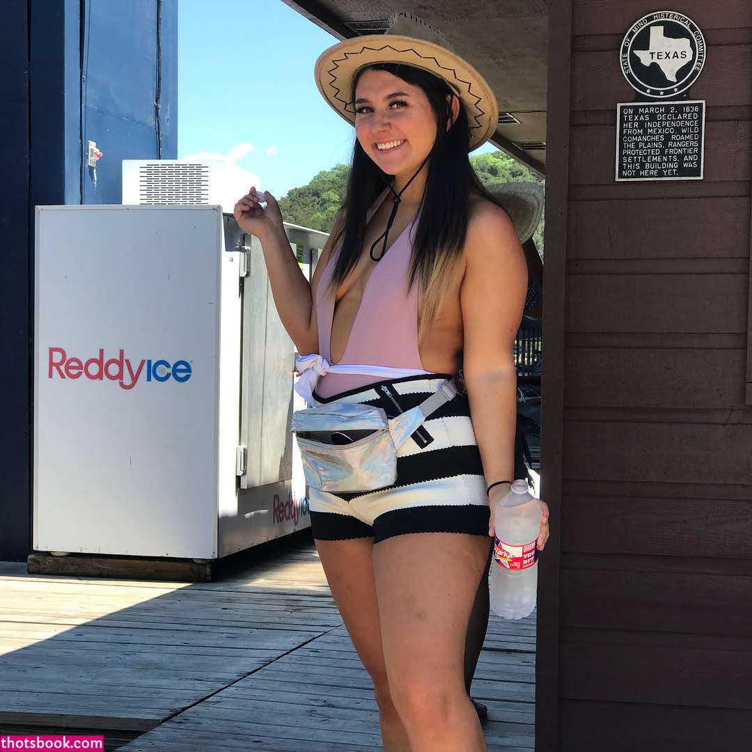 Joanna Keefe Photo #38