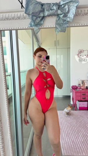 Emilia Vizcarra Photo #32