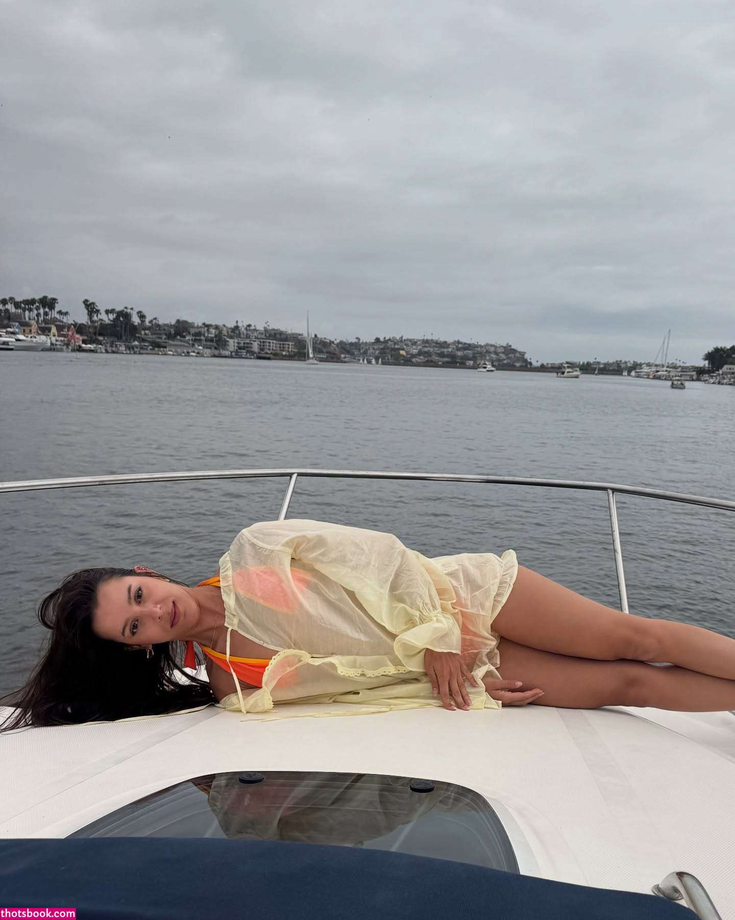 Izzybizzyspider Photo #4