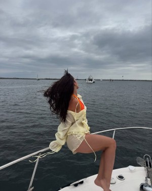 Izzybizzyspider Photo #2