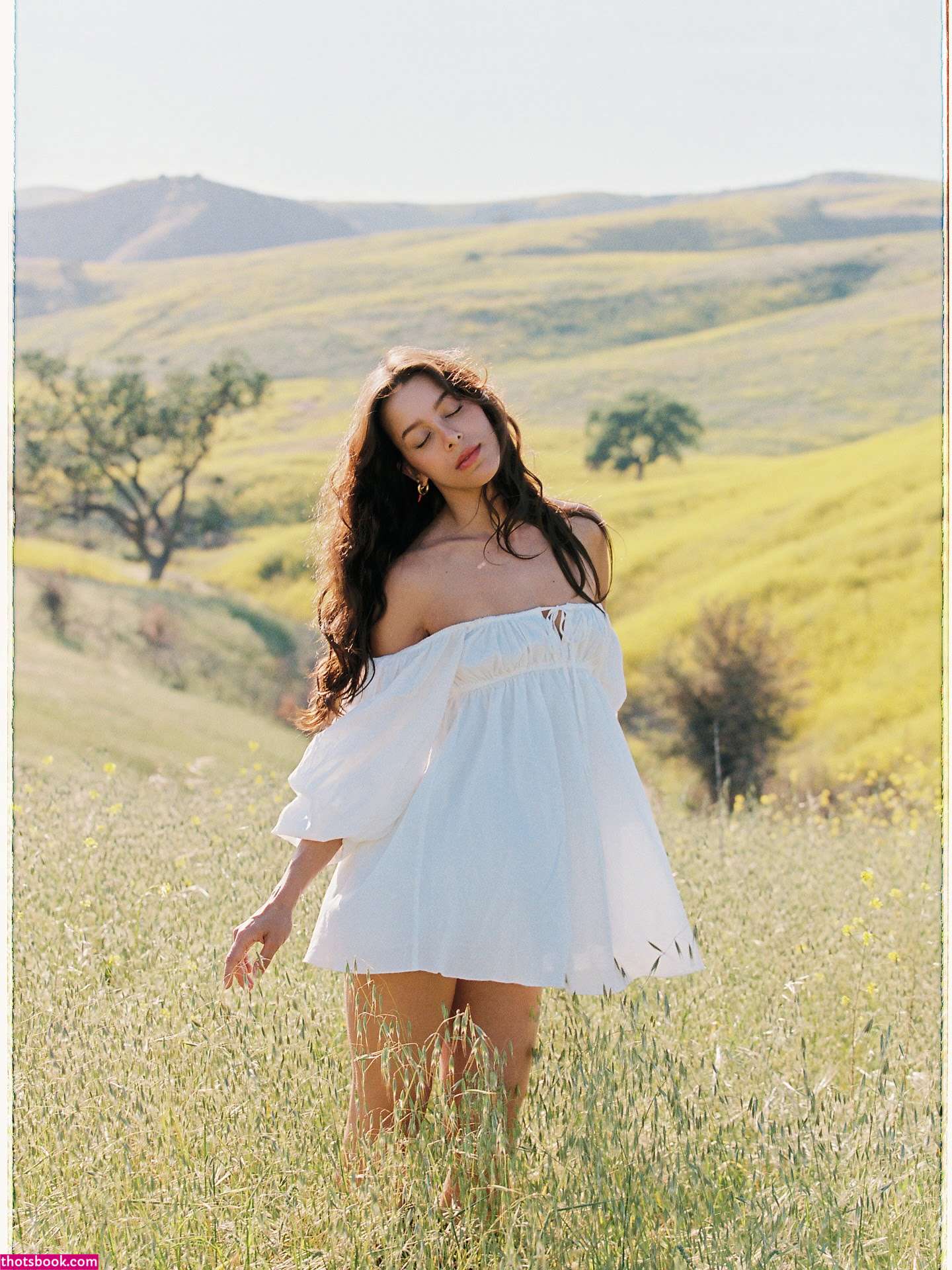 Izzybizzyspider Photo #10