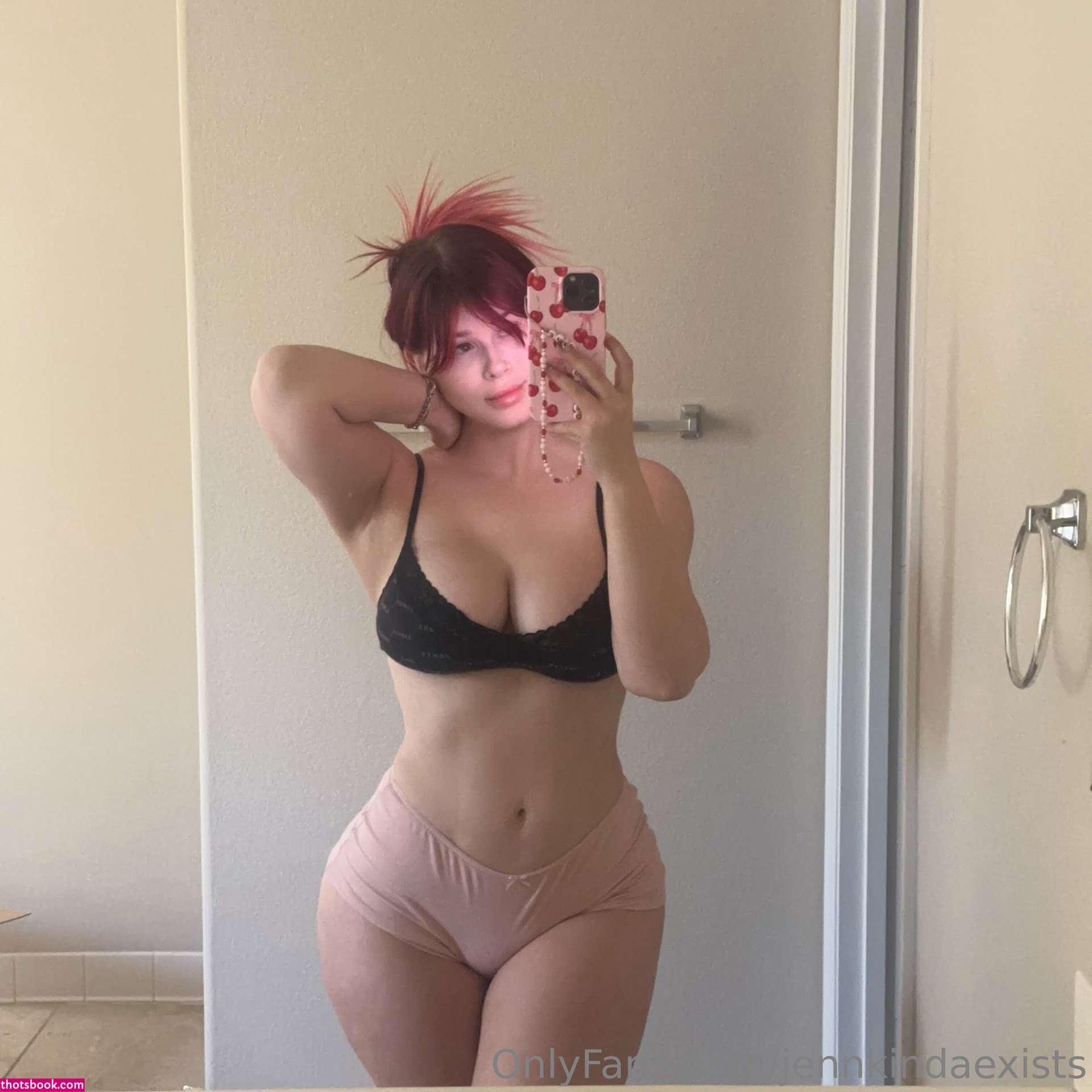 avasreddiary Photo #19