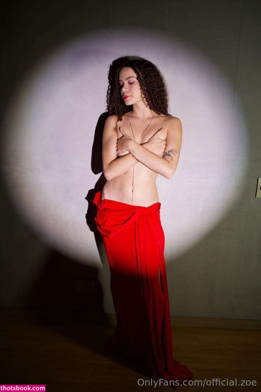 Official Zoe Photo #11