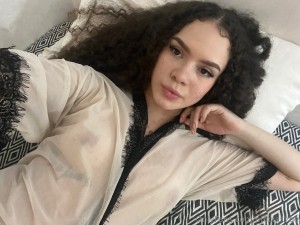 Official Zoe Photo #35